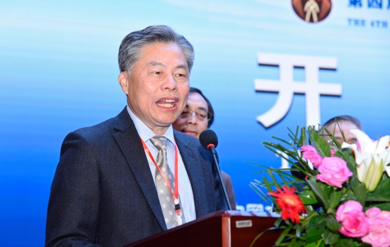 huang1.jpg
