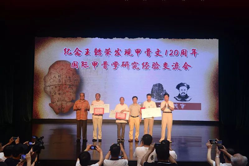 wangyirongjiaguxue01.jpg